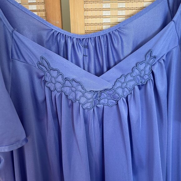 Vintage Purple Short-Sleeve Nightgown With Embroidered Neckline - Picture 8 of 10
